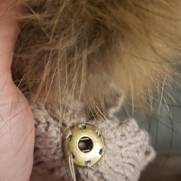 100% fur pom pom winter hat - Picture 2 of 4